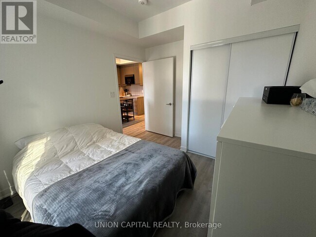 Photo du bâtiment - 8119-8119 Birchmount Rd