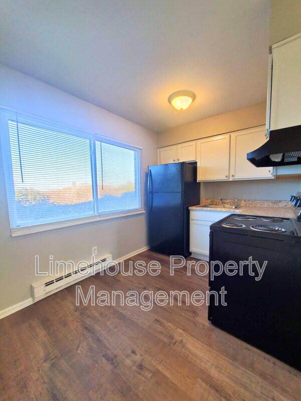 Foto principal - 2642 E Ocean View Ave