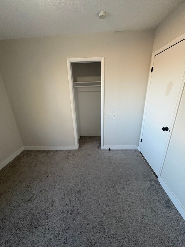 Foto del edificio - 429 Summit Dr