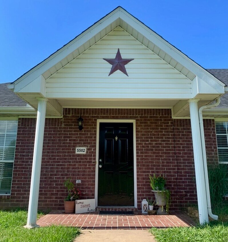 5502 E Huntsville Rd, Fayetteville, AR 72701 Townhome Rentals in