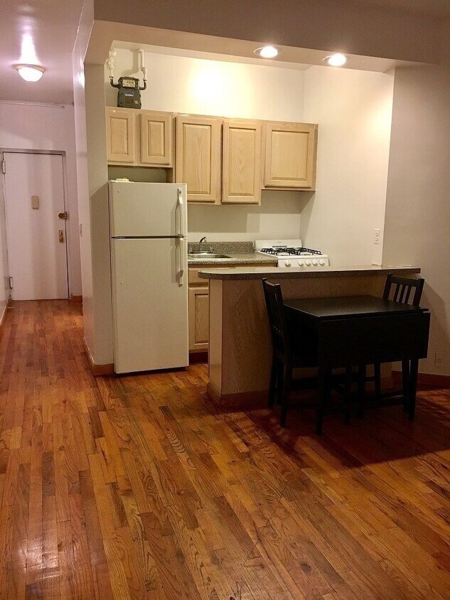 Primary Photo - 227 E 50th St