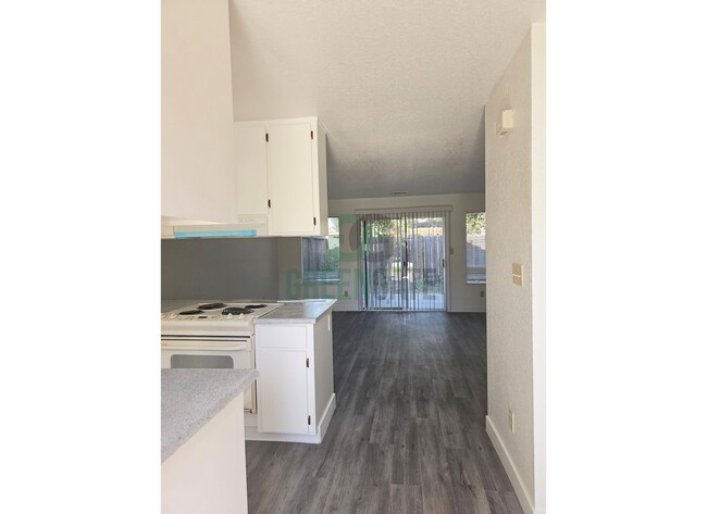 Building Photo - 1217 Las Cruces Ct.