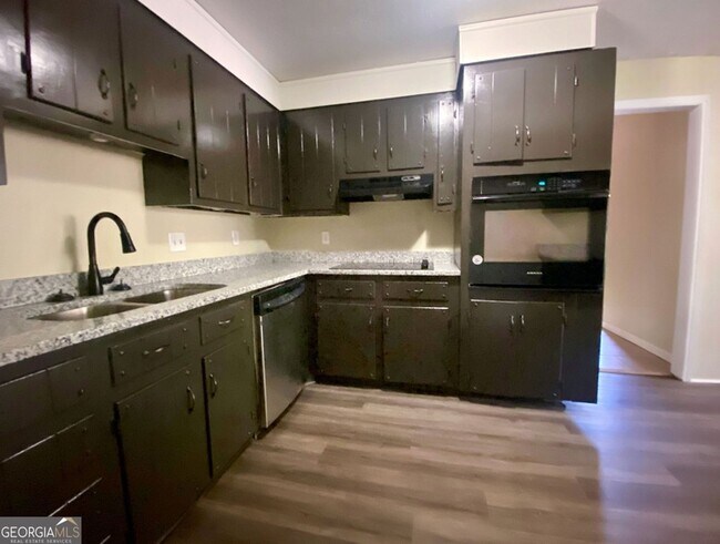 Building Photo - 209 Scarborough Rd