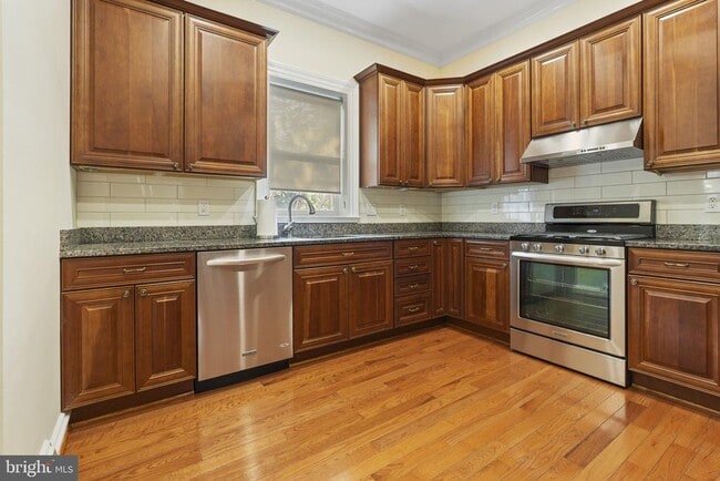 Building Photo - 1819 10th St NW