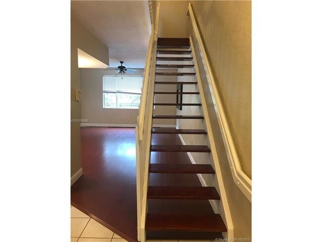 Foto del edificio - 715 SW 148th Ave