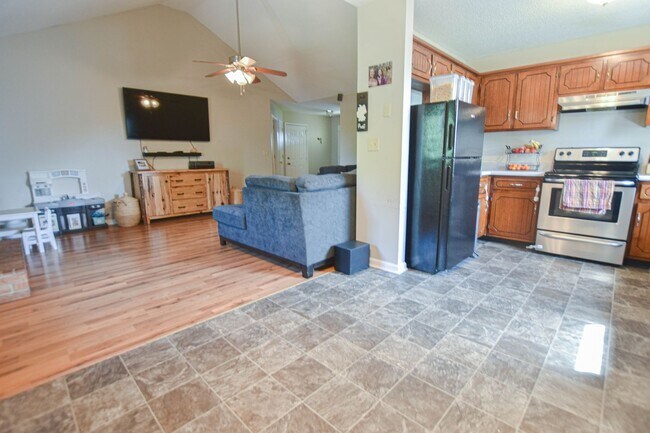 Foto del edificio - Pet Friendly Three Bedroom!