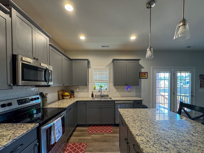 Building Photo - Stunning 4 Bed 2.5 Bath Home in Cameron with Fenced Yard