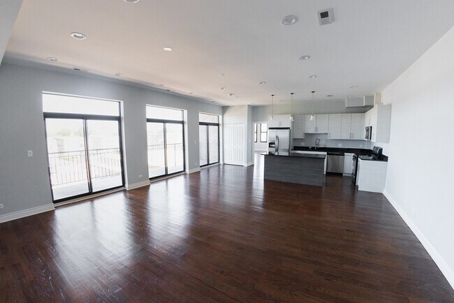 Foto del edificio - 2515 W Lawrence Ave