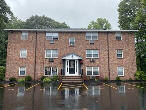 Building Photo - 1 Colonial Village Dr