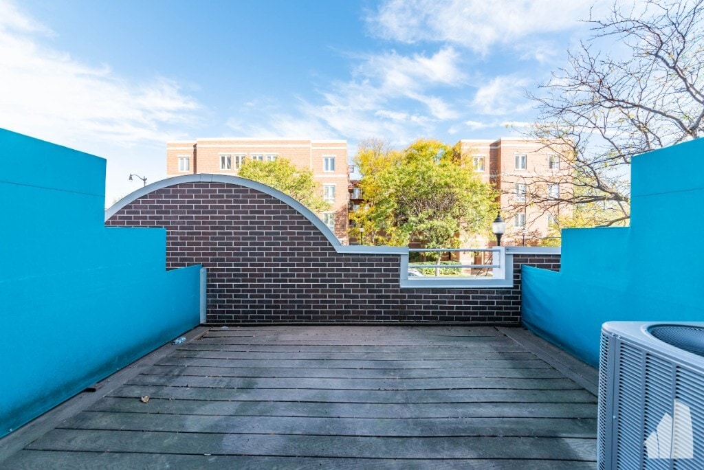 5035 Warren St Unit 1, Skokie, IL 60077 Condo for Rent in Skokie, IL