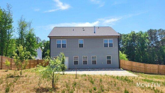 Foto del edificio - 1021 Silver Farm Rd