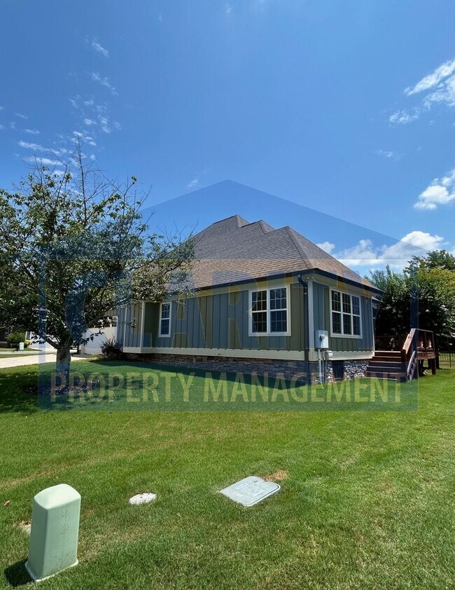 Foto del edificio - Beautiful 3-Bedroom Home in North Cleveland