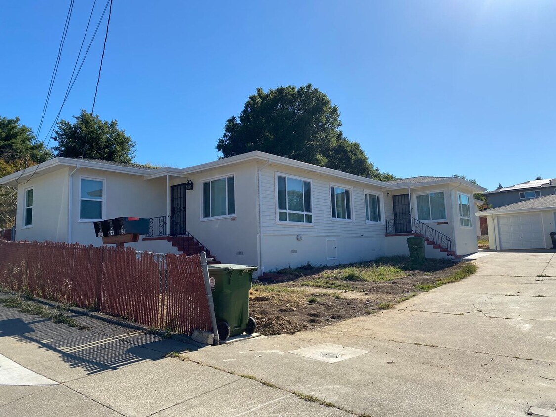 1793617938 Redwood Rd Unit 17936 Redwood Road (LO), Castro Valley, CA