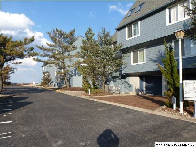 Building Photo - 11 Harborhead Dr