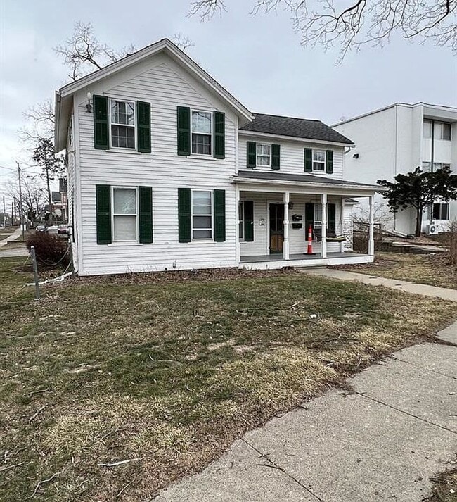 Photo - 501 W Forest Ave Apartment