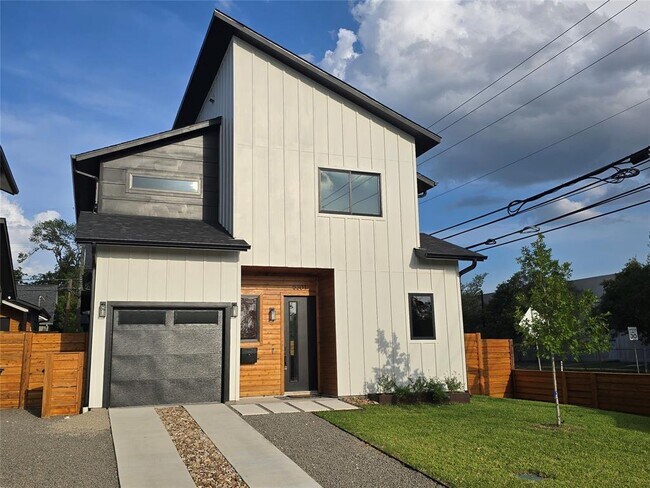 Foto del edificio - 5301 Grover Ave