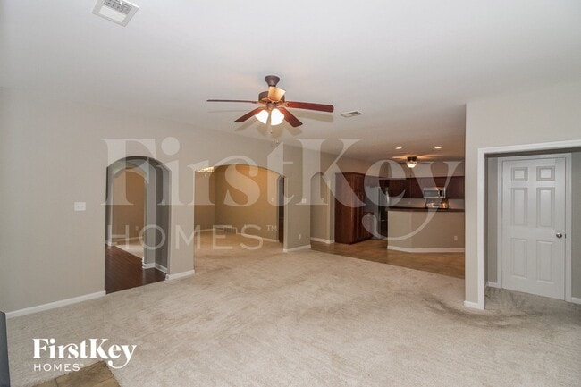 Building Photo - 6111 Lubiani Valley Dr