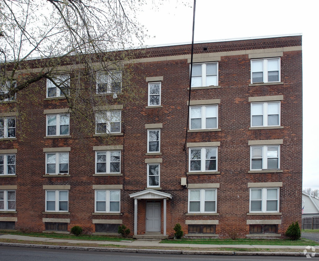 1189 Grattan St, Chicopee, MA 01013 Apartments in Chicopee, MA