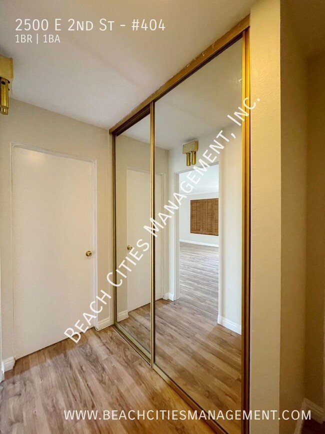 Building Photo - Amazing one bedroom Condo in Long Beach! J...