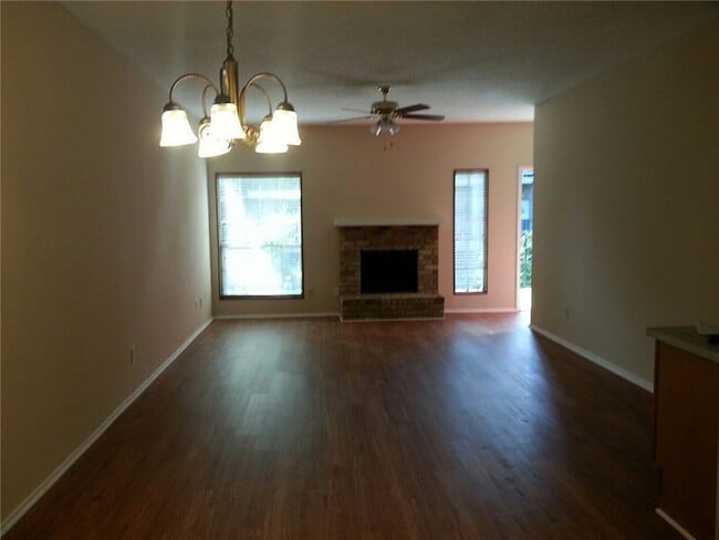 Building Photo - 5740 Martel Ave