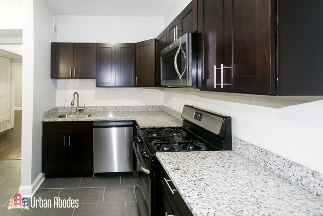 Foto del edificio - 1104 W Glenlake Ave