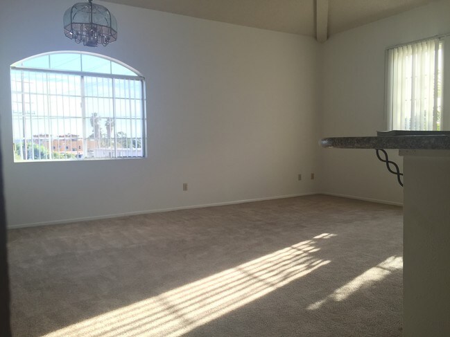 Foto del edificio - 4230 S Centinela Ave