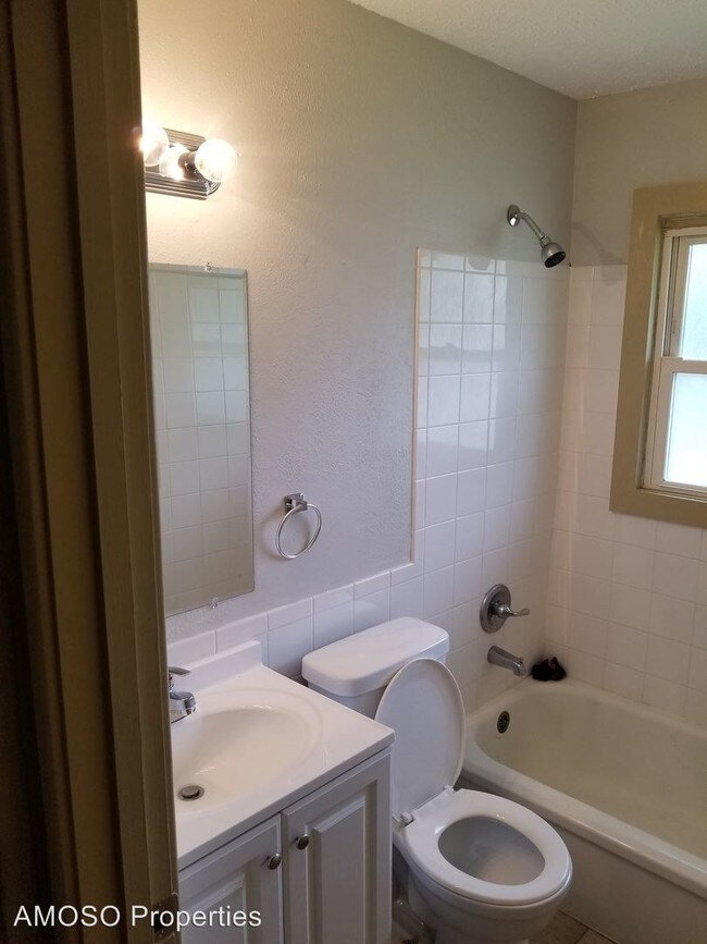 Building Photo - 3 br, 1.5 bath House - 345 Cameron Rd