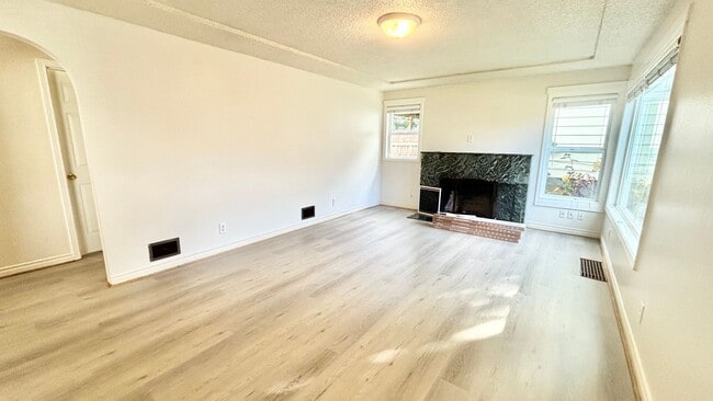 Building Photo - Recently Renovated House With Fenced Back ...