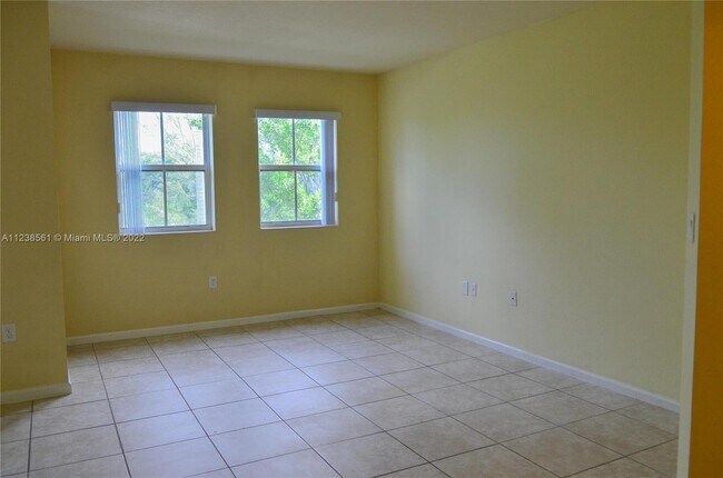 Building Photo - 8960 NW 97th Ave