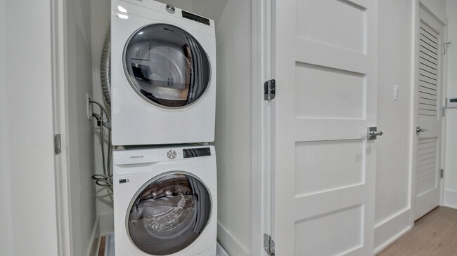 Building Photo - 1433 Euclid St NW