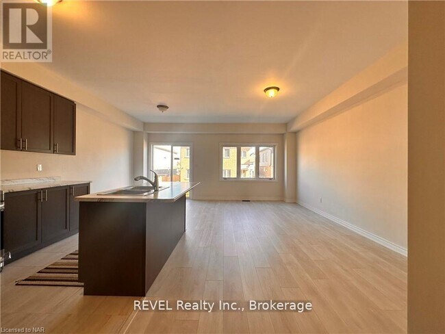 Building Photo - 29 Sapphire Wy