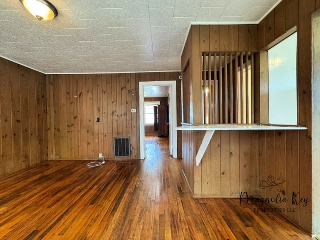 Building Photo - 7203 Porcher Dr
