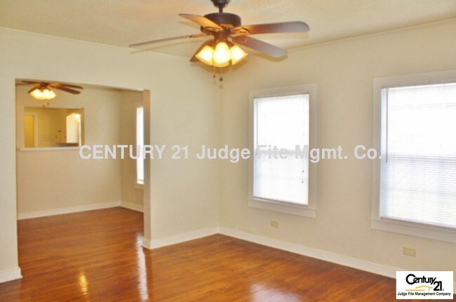 Foto del edificio - Charming 3/2 in Historic Waxahachie For Rent!