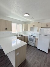 Building Photo - 721 20th St