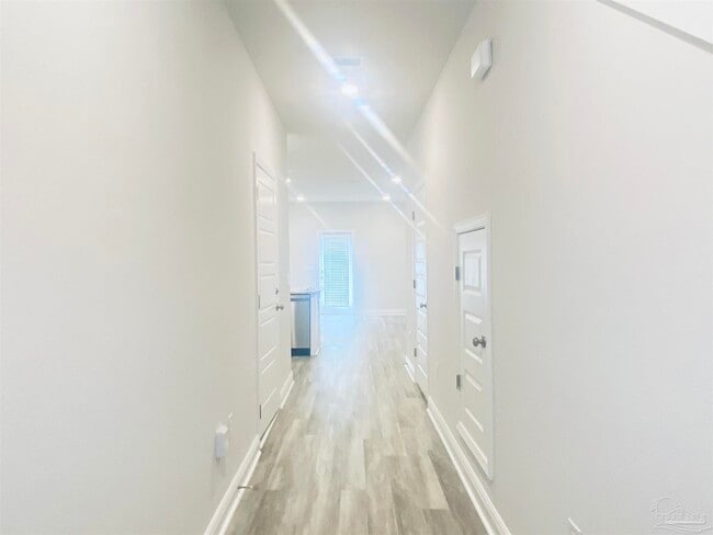 Building Photo - 710 Giese Ln