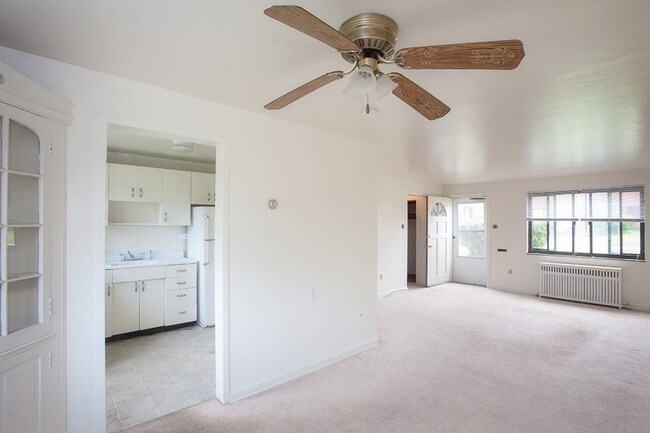 Sala de estar - Hoodridge Court Apartments and Townhomes