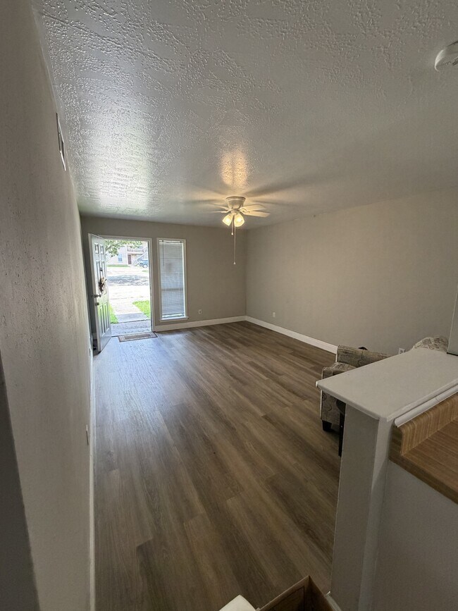 Building Photo - 2904 Prairie Flower Cir