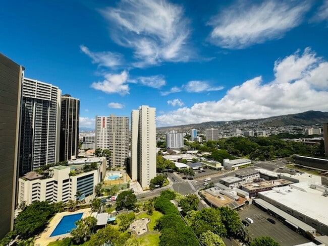 Foto del edificio - 1 Bedroom, 1 Bathroom, 1 Parking (Kukui Pl...