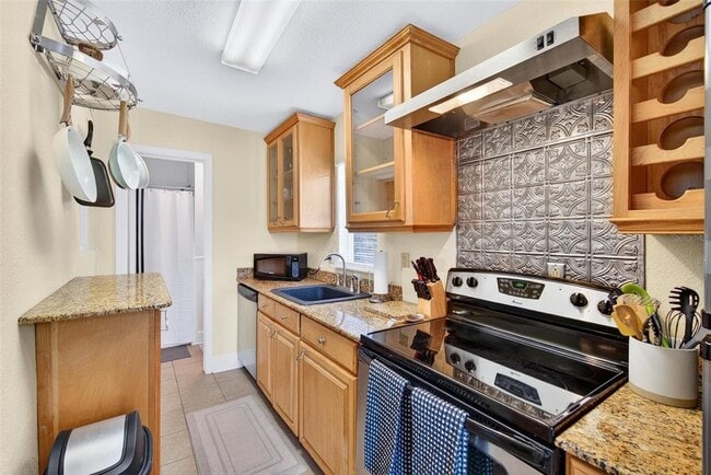 Building Photo - 509 29th Ave S