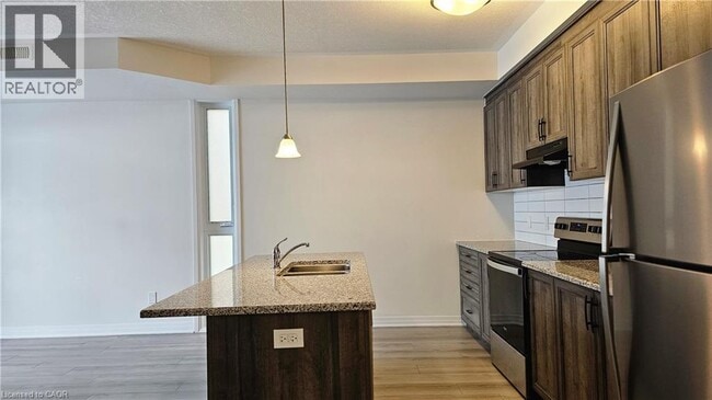 Building Photo - 142 Foamflower Pl