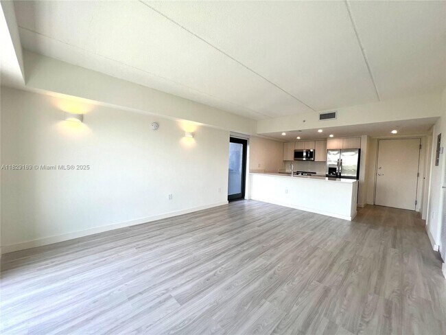 Foto del edificio - 2285 SW 27th St