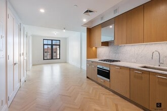 Building Photo - 300 W 122nd St