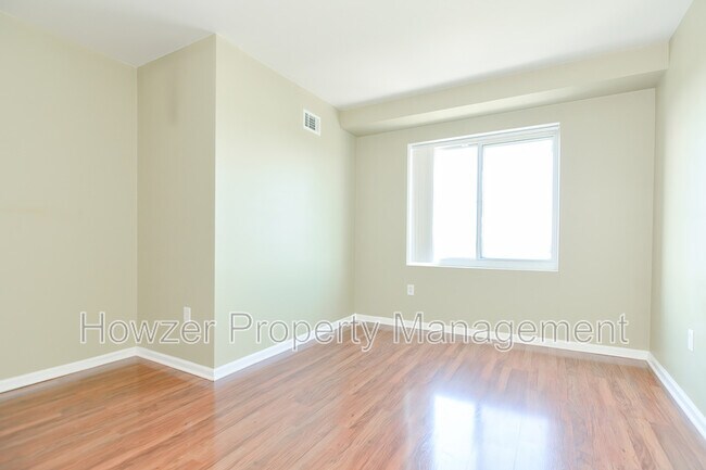 Building Photo - 1 Cityview Ln