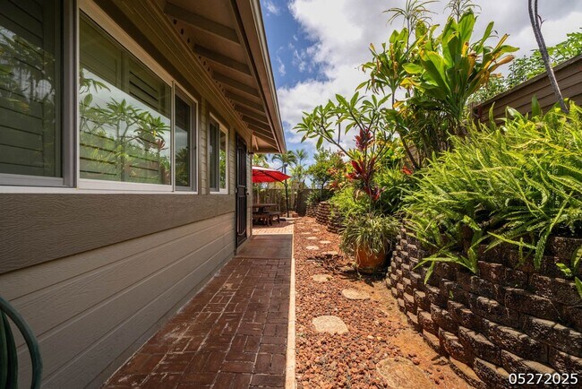 Building Photo - $3800.00 | 3bd/2ba Single Family Home in R...