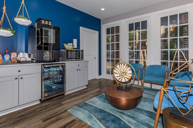 Building Photo - Sawgrass Apartments