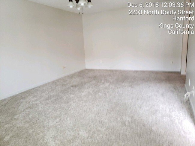 Building Photo - 2201 N Douty