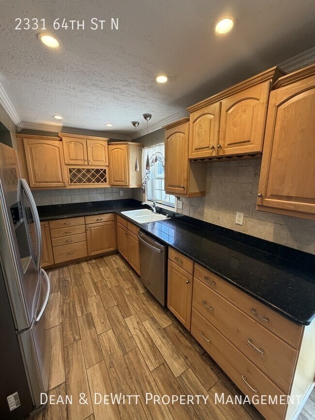 Building Photo - 2 Bed/1 Bath