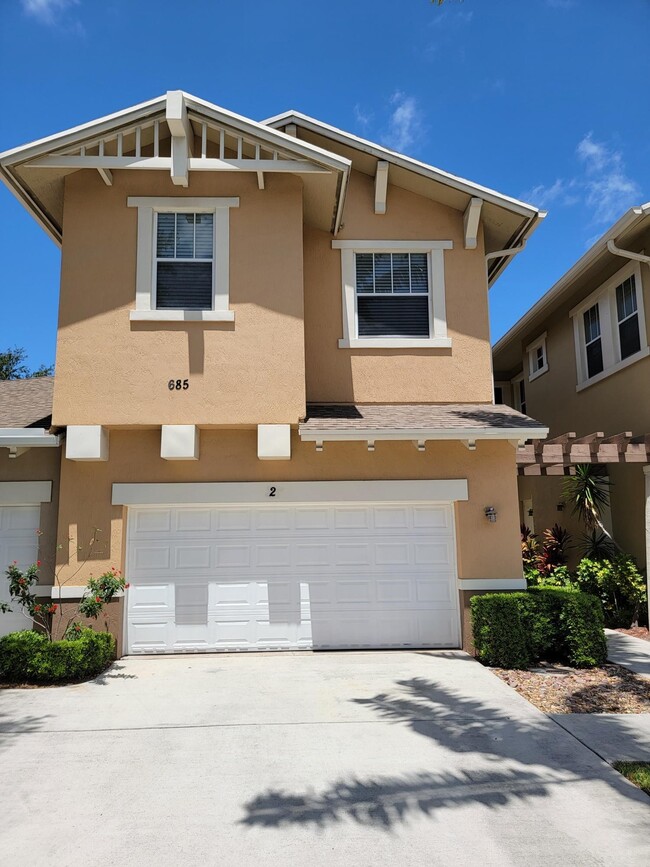 Building Photo - 685 Pacific Grove Dr