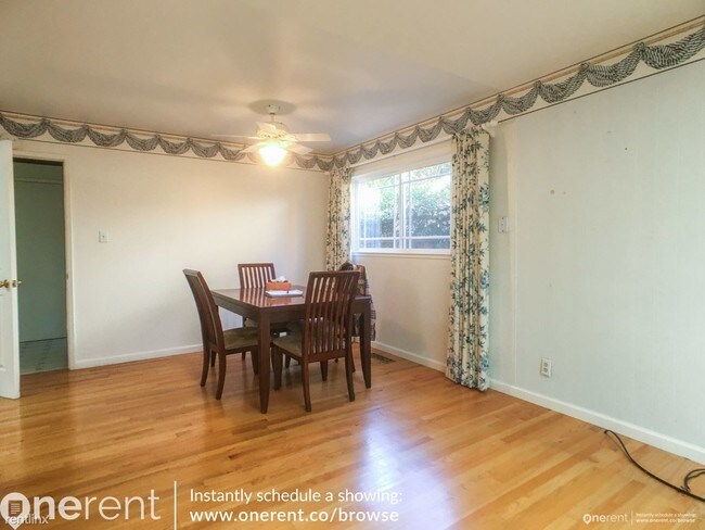 Building Photo - 2620 La Mirada Dr