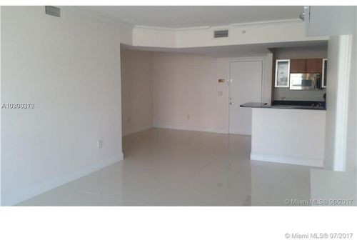 Foto del edificio - 2775 NE 187th St
